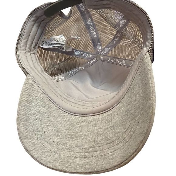 Roxy light gray snapback mesh trucker hat cap. - Picture 2 of 5